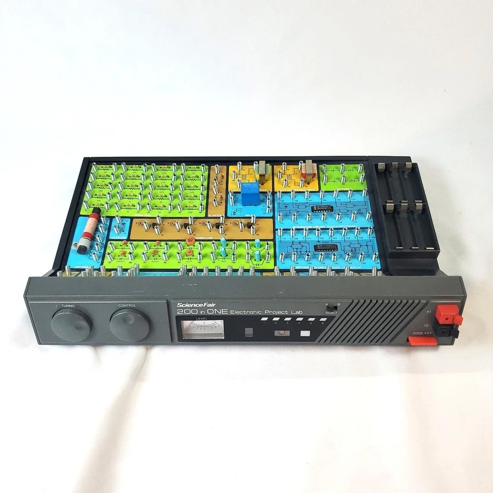 Radio Shack Science Fair 200 In One Electronic Project Lab Kit 28-265